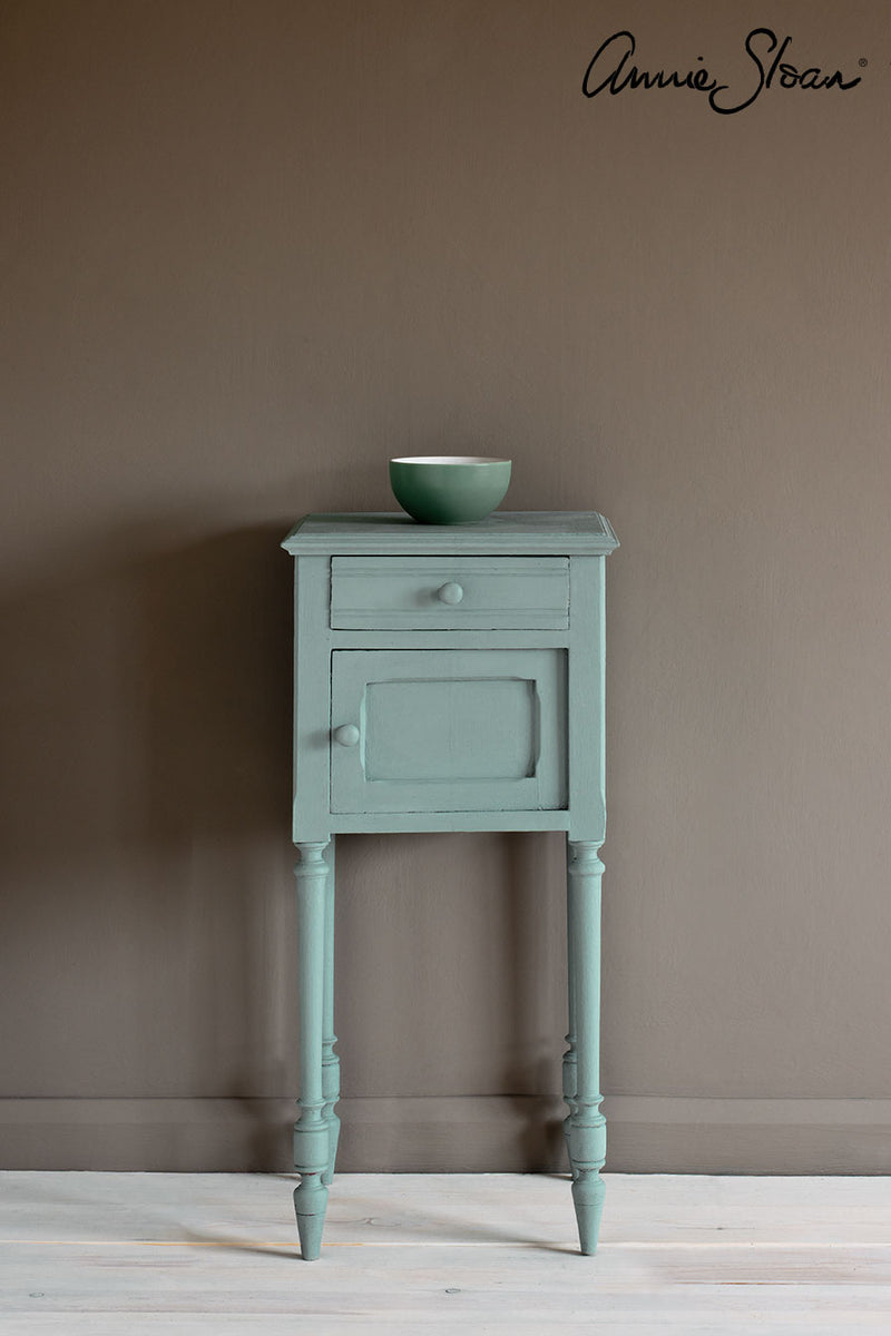 How to use Pearlescent Glaze over Chalk Paint® by Annie Sloan