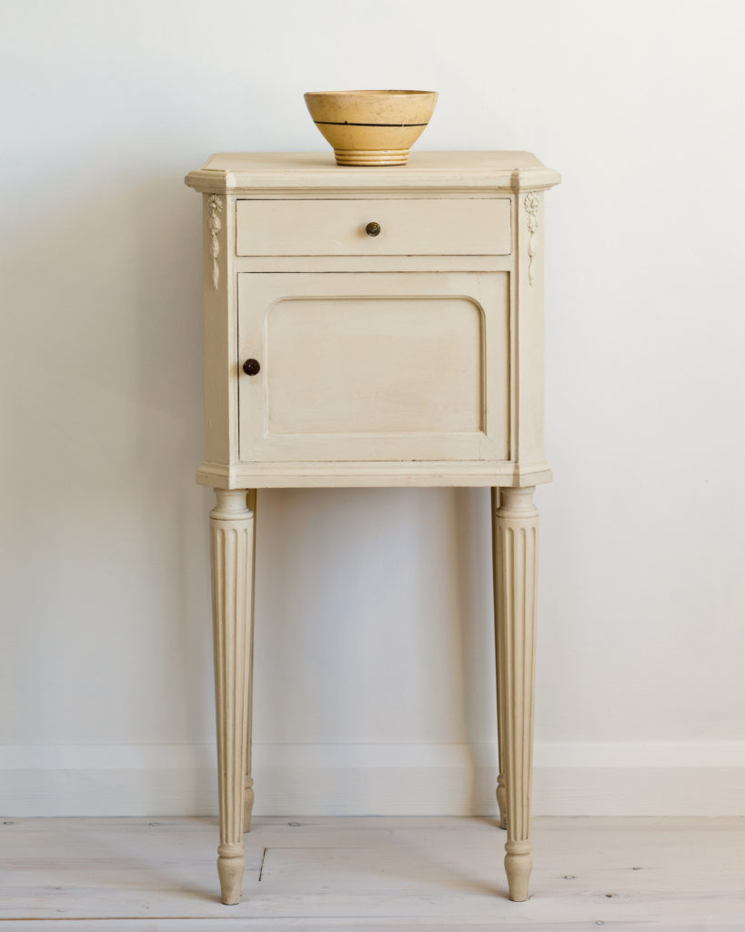 Annie Sloan Chalk Paint in Old Ochre - FrenchWillow